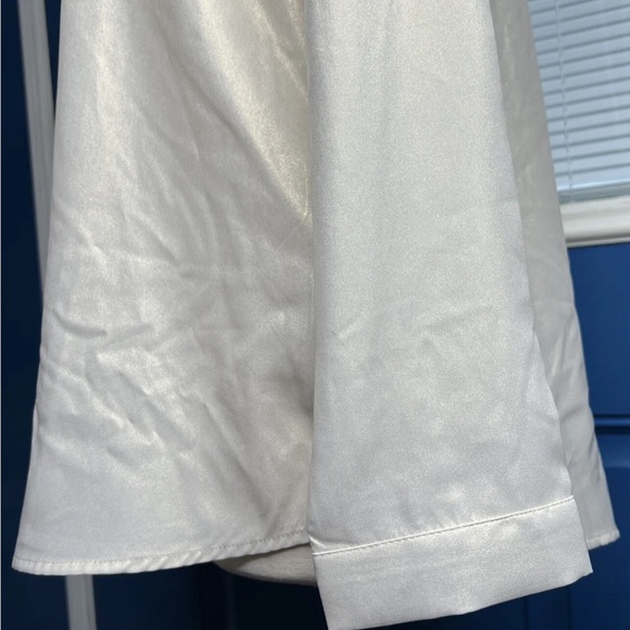 NWT- SLEEK CHIC SAMARA TOP by Chico’s Size 1 3/4 Button Up Dusted Gold LS - Picture 5 of 9